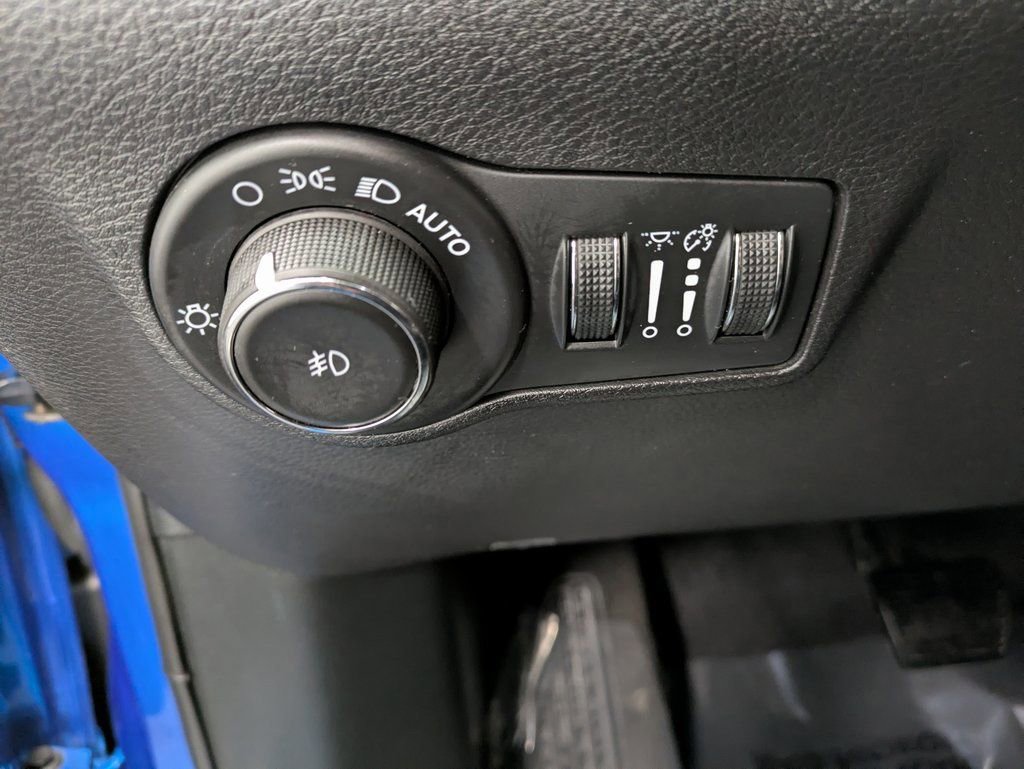 Used 2024 Jeep Compass Limited image 22