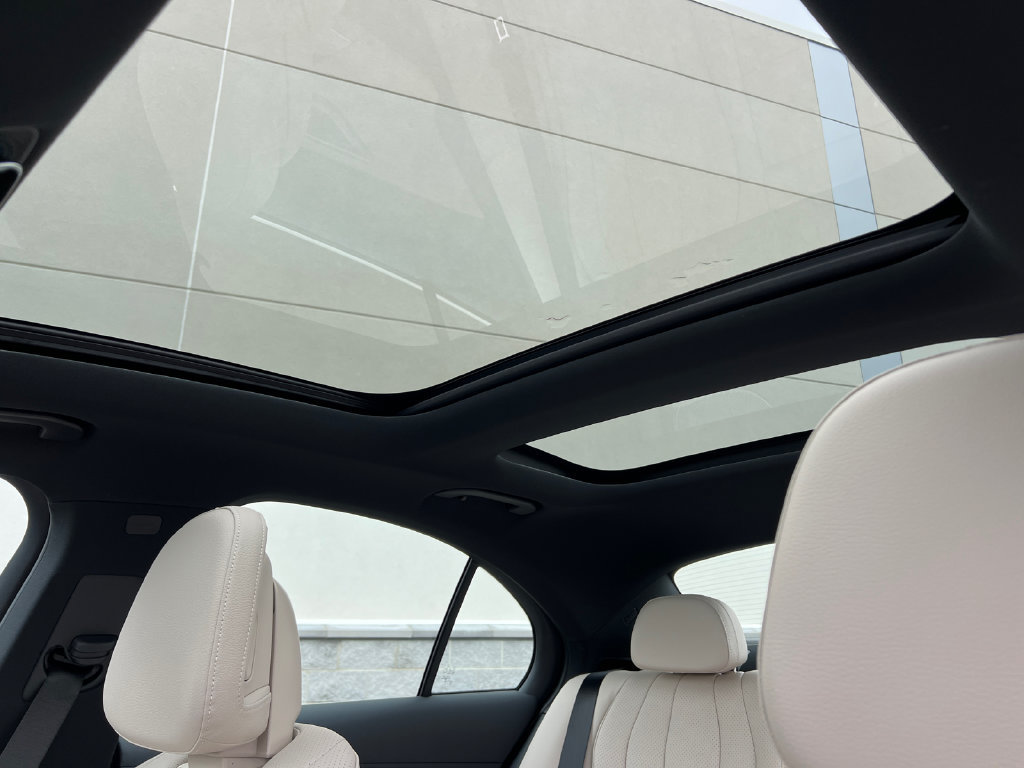 New 2026 Mercedes-Benz E 350 4MATIC Sedan image 23