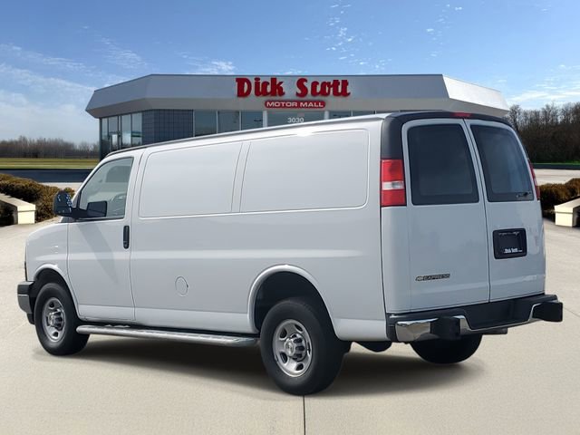 Used 2023 Chevrolet Express 2500 w/ Driver Convenience Package image 3