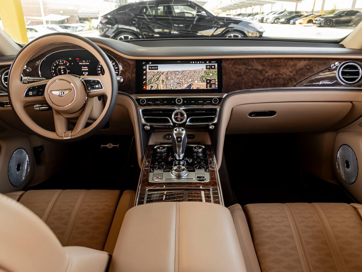 Used 2025 Bentley Flying Spur Plug-In Hybrid AWD/4WD image 4