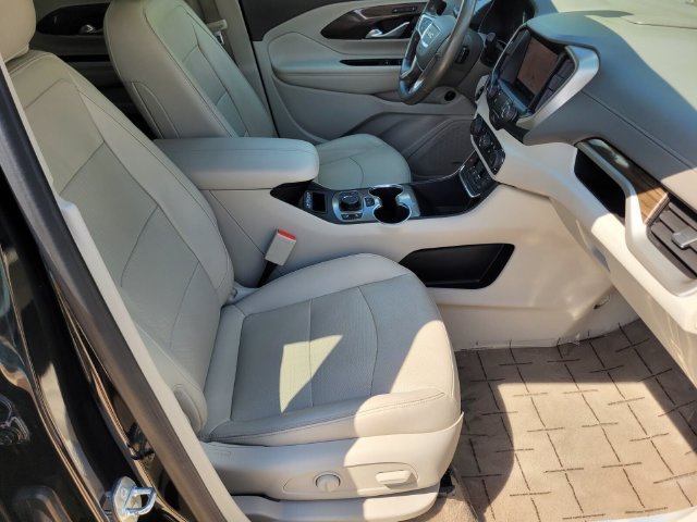 Used 2020 GMC Terrain Denali w/ Denali Premium Package FWD image 11