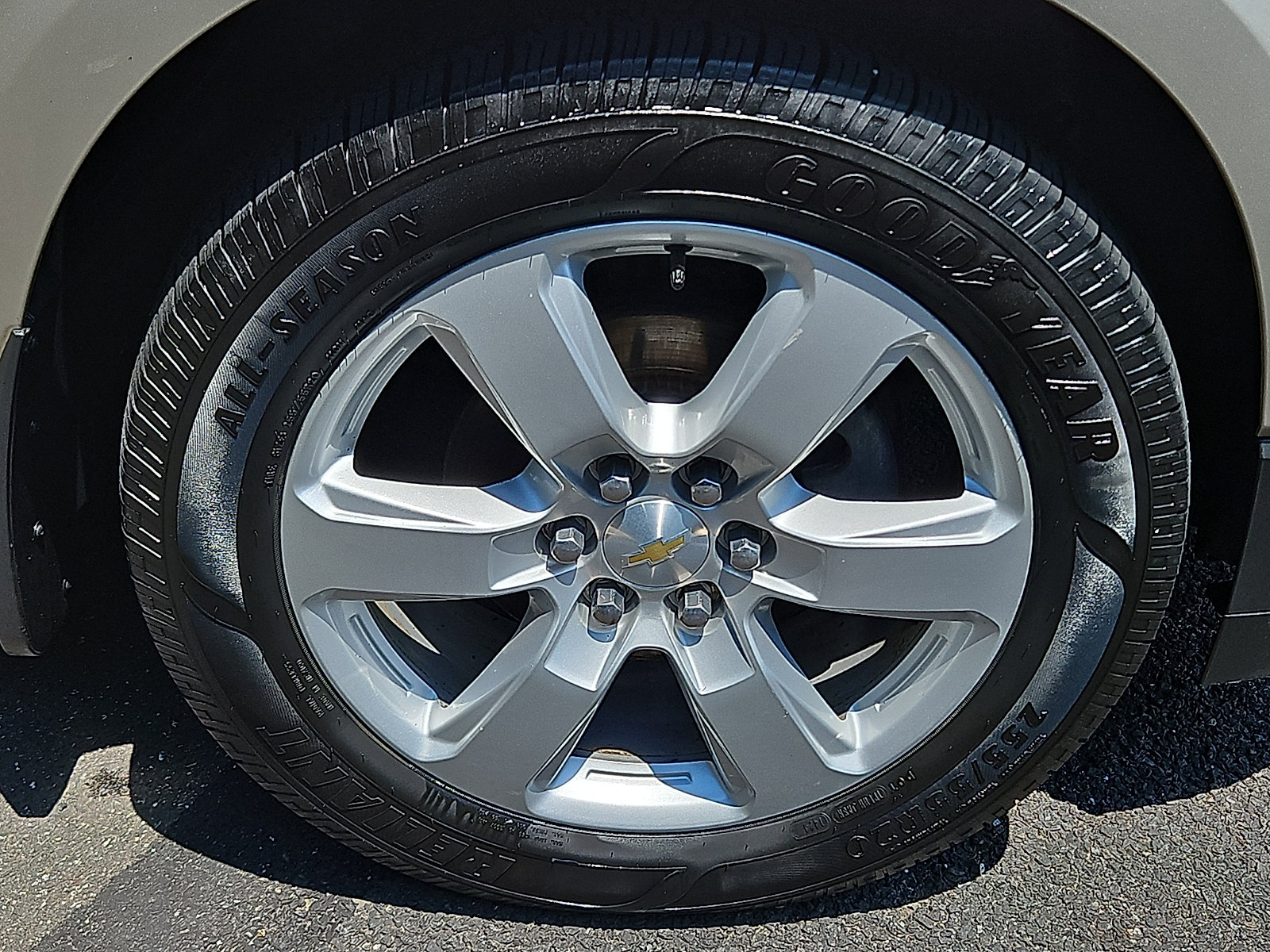 Used 2017 Chevrolet Traverse LT w/ Style and Technology Package FWD image 8