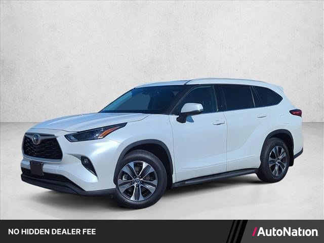 Used 2022 Toyota Highlander XLE