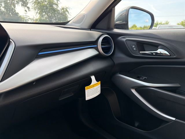 New 2026 Chevrolet Trax LS w/ LS Convenience Package FWD image 31