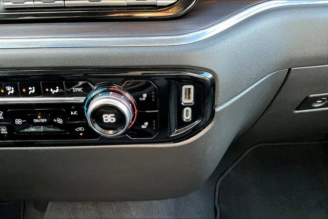 Used 2024 GMC Sierra 1500 SLT AWD/4WD image 16