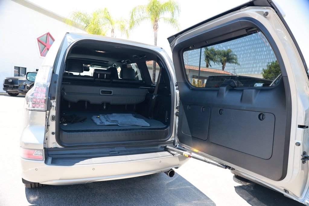 Used 2023 Lexus GX 460 Luxury w/ Off Road Package AWD/4WD image 38