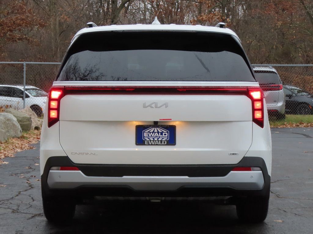 New 2026 Kia Carnival EX image 17