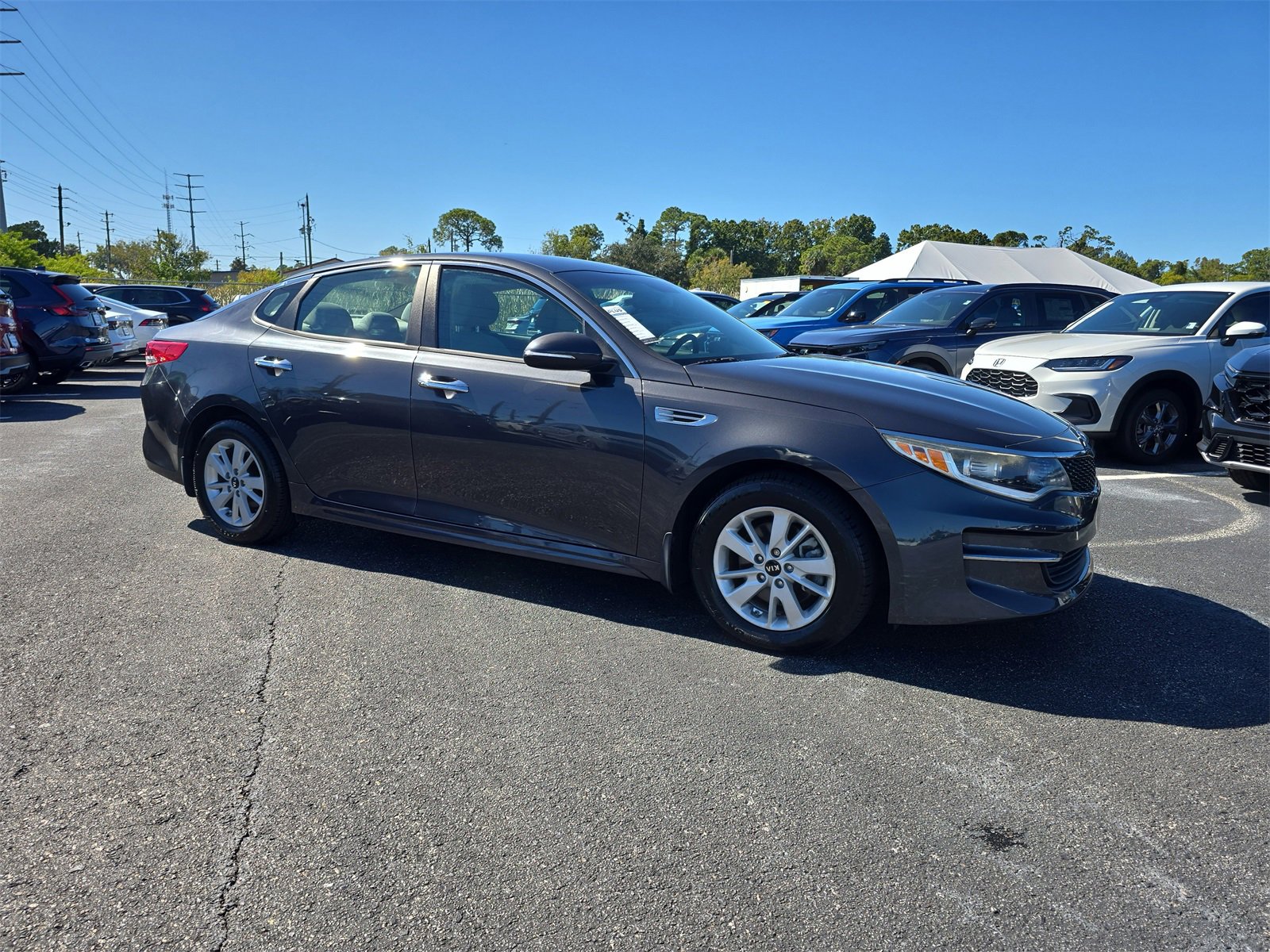Used 2017 Kia Optima LX image 2