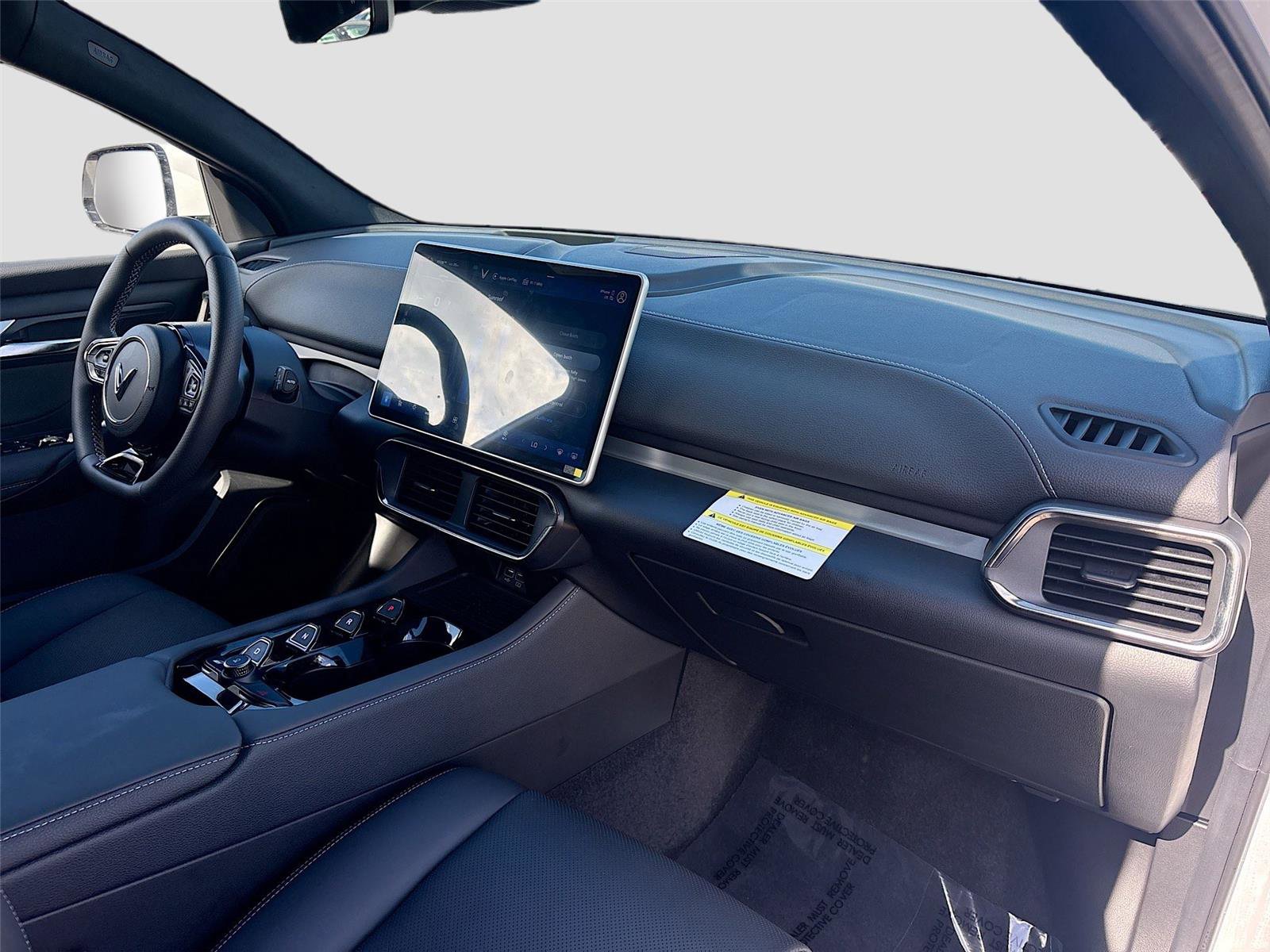 New 2025 VinFast VF 8 Plus image 30