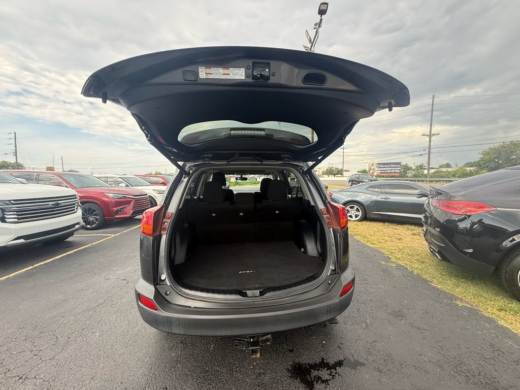 Used 2015 Toyota RAV4 XLE AWD/4WD image 5
