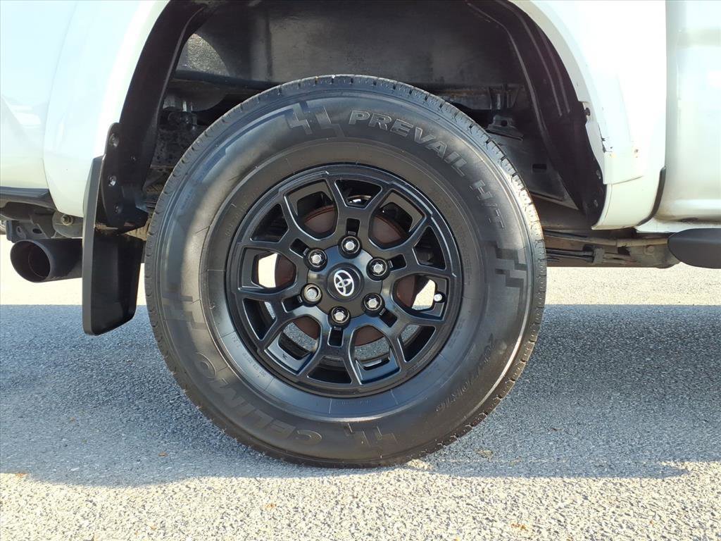 Used 2022 Toyota Tacoma SR5 image 25