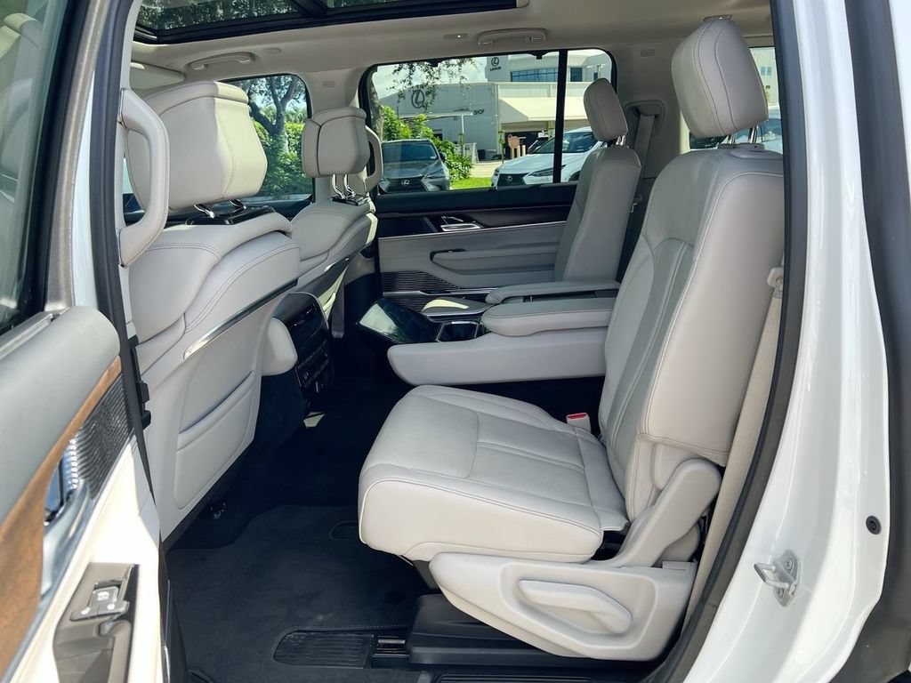 Used 2022 Jeep Grand Wagoneer Series I AWD/4WD image 20