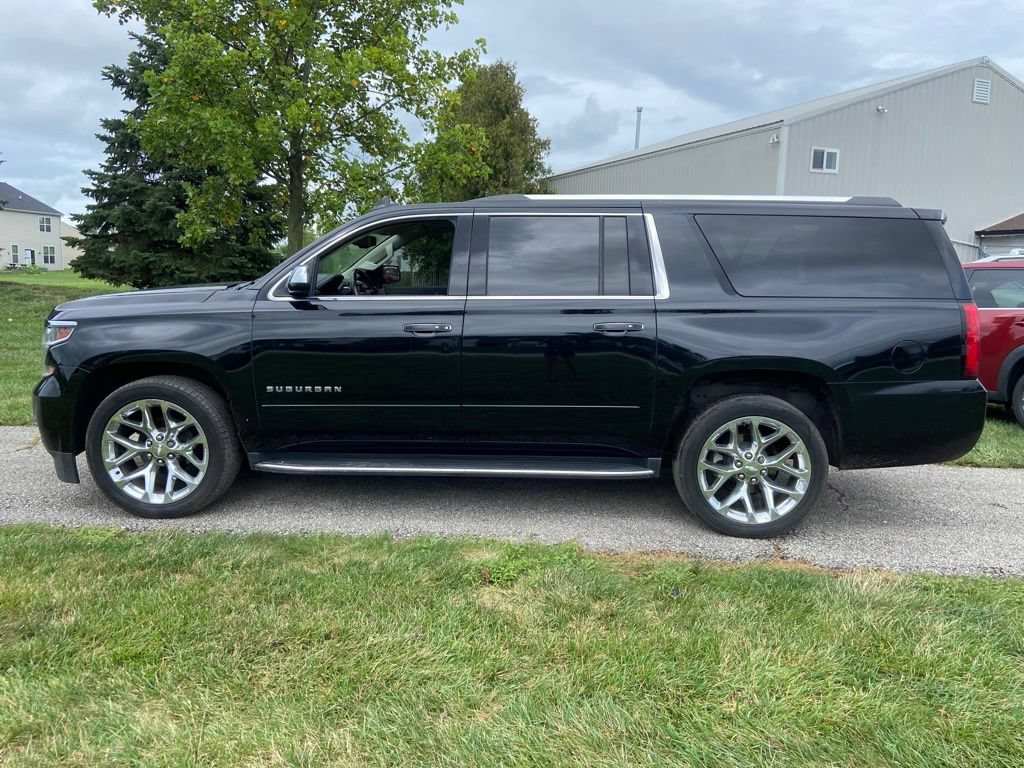Used 2020 Chevrolet Suburban Premier AWD/4WD image 2