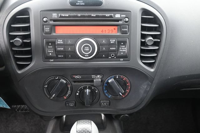 Used 2014 Nissan Juke S FWD image 28