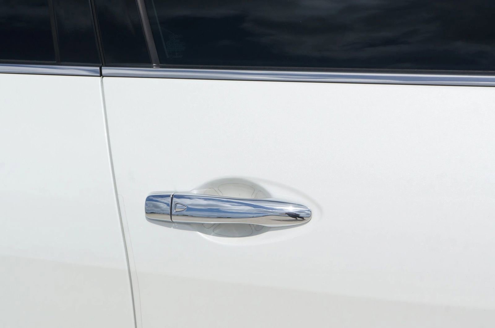 Used 2023 Nissan Maxima Platinum w/ Sport Mat Group FWD image 16