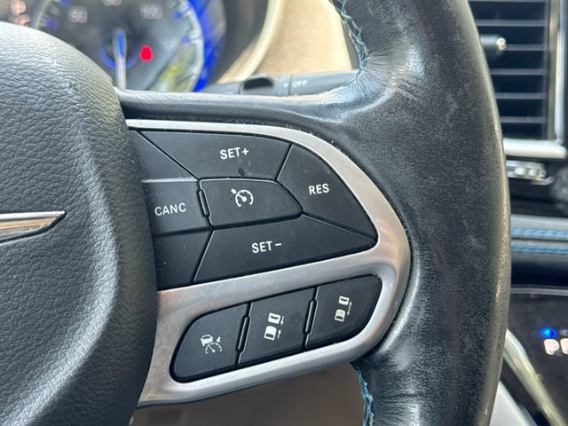 Used 2021 Chrysler Pacifica Touring-L FWD image 29