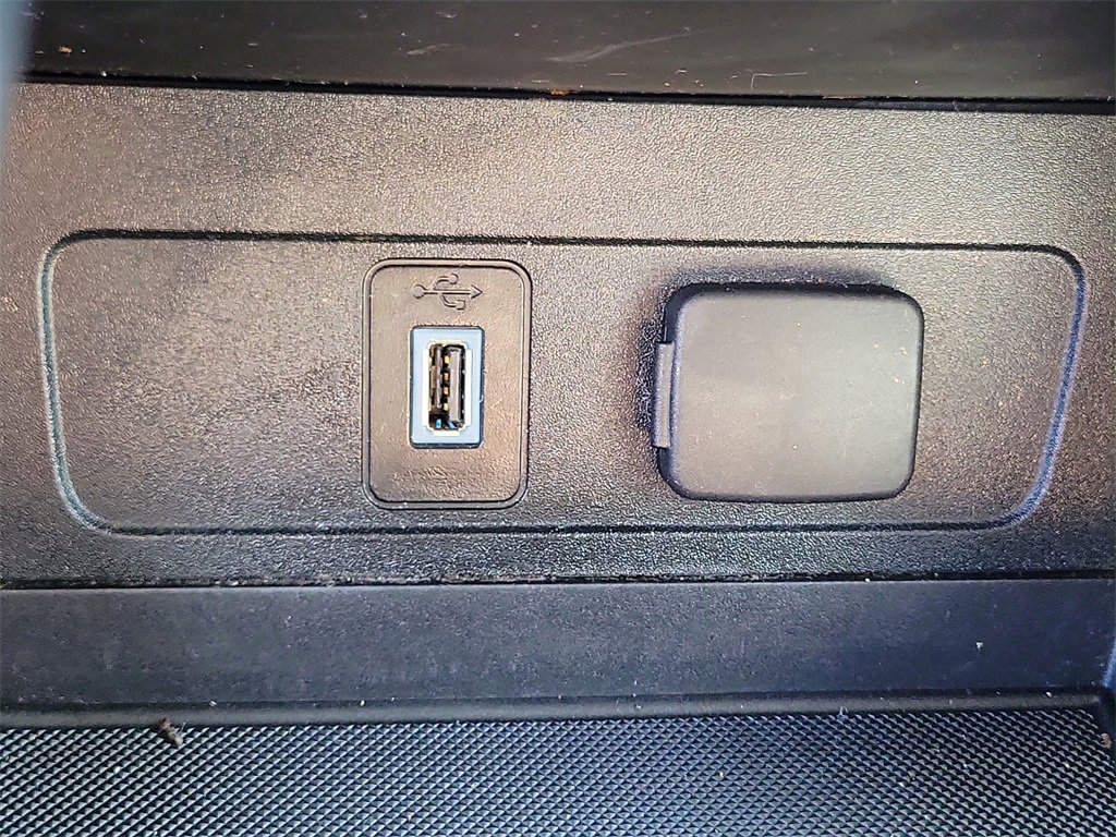 Used 2018 Ford Escape SE w/ SE Sport Appearance Package image 12