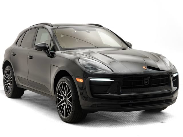 Certified 2026 Porsche Macan AWD/4WD image 32