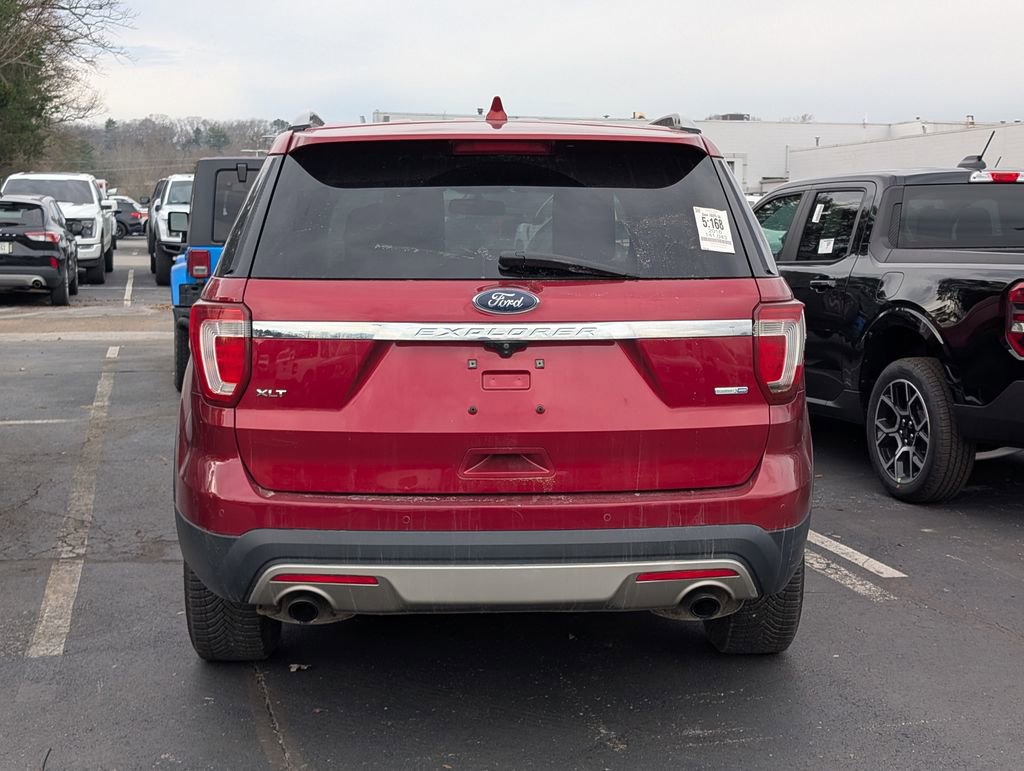 Used 2016 Ford Explorer XLT w/ Equipment Group 201A image 6
