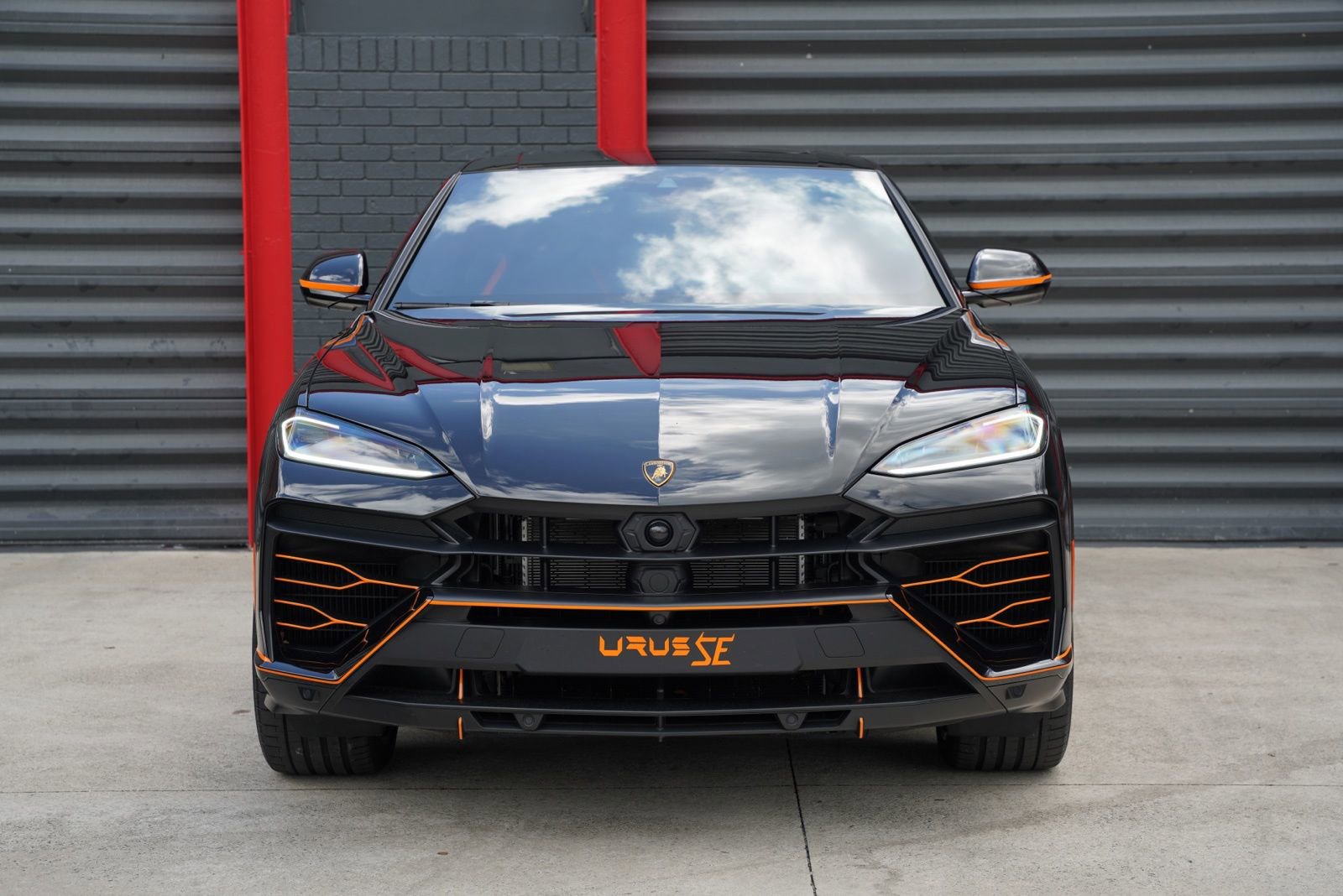 Used 2025 Lamborghini Urus SE image 4