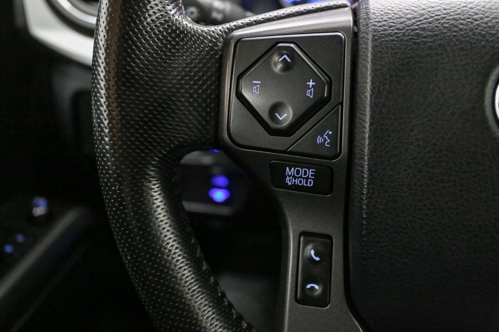 Used 2016 Toyota Tacoma TRD Sport image 35