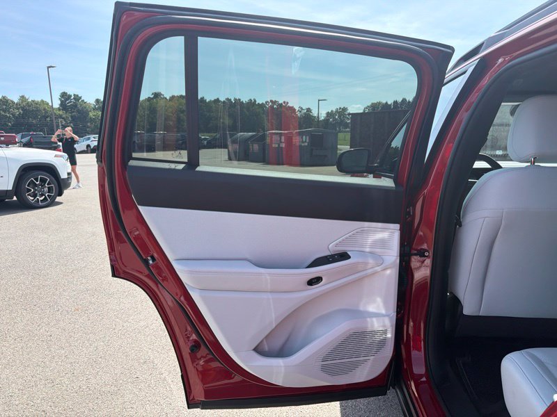 New 2026 Jeep Cherokee Laredo AWD/4WD image 13