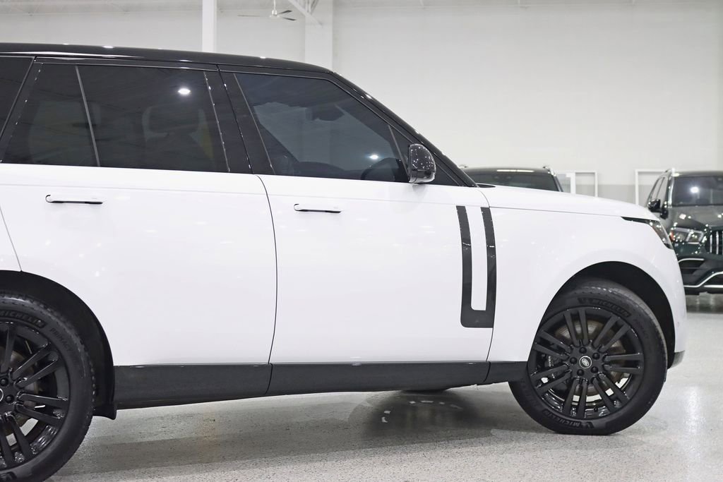 Used 2023 Land Rover Range Rover SE image 12