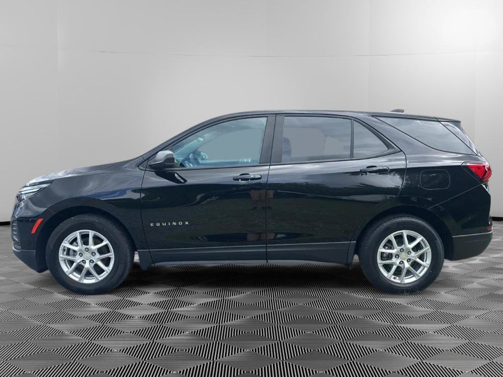 Used 2023 Chevrolet Equinox LS w/ LS Convenience Package FWD image 5