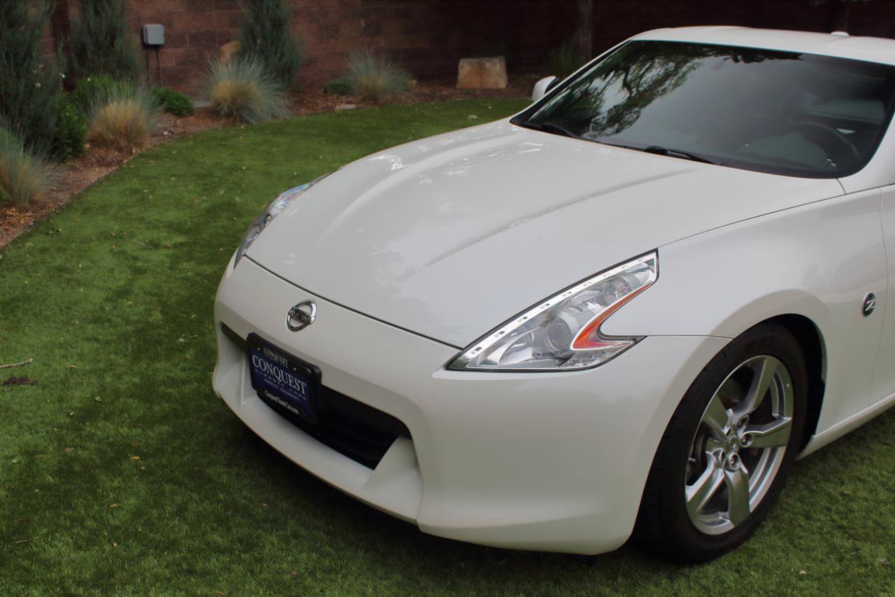 Used 2009 Nissan 370Z Touring RWD image 14