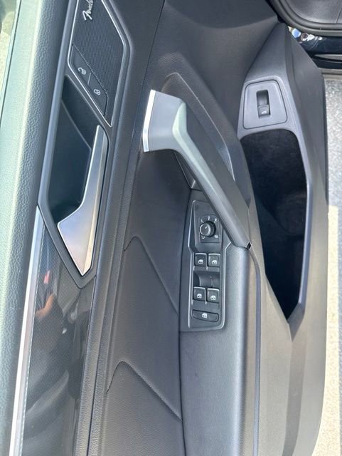 Used 2019 Volkswagen Tiguan SEL Premium AWD/4WD image 16