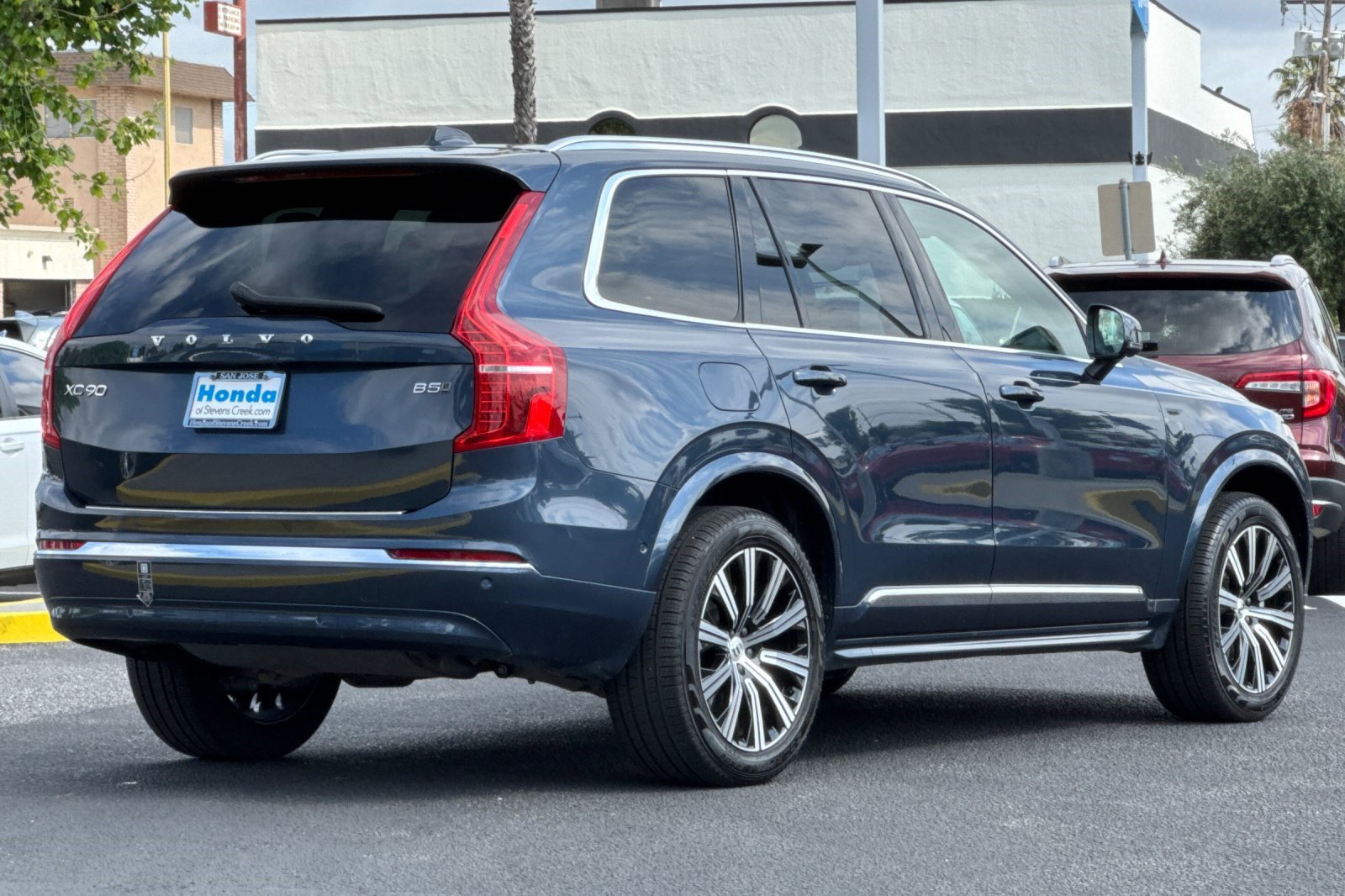 Used 2023 Volvo XC90 B5 Plus w/ Protection Package Premier AWD/4WD image 8