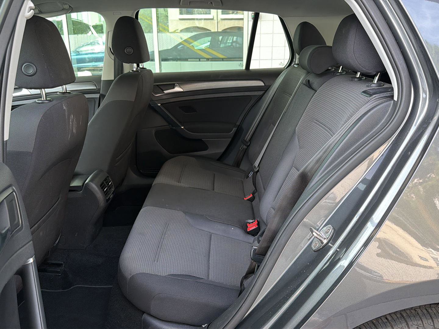 Used 2019 Volkswagen e-Golf SE w/ Driver Assistance Package image 20