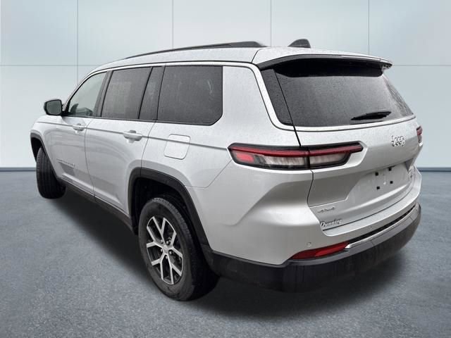Used 2025 Jeep Grand Cherokee L Limited image 2