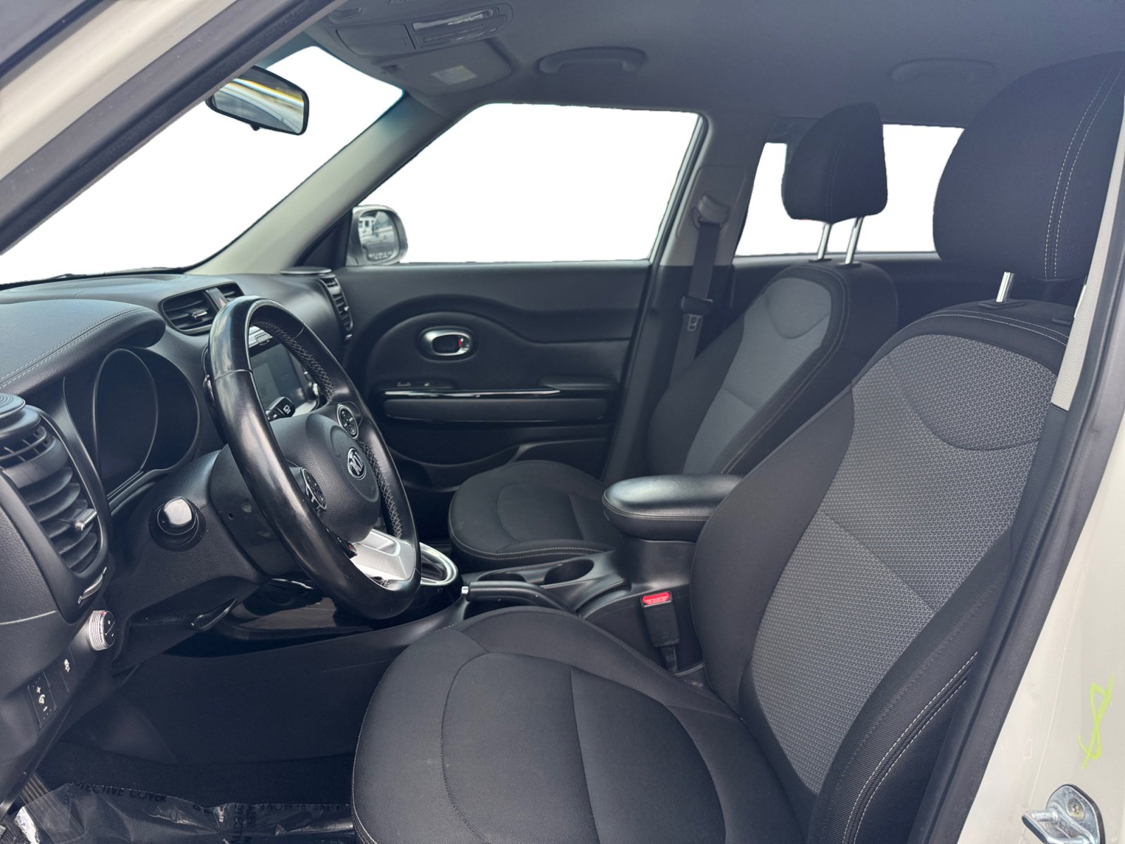 Used 2017 Kia Soul + w/ Audio Package FWD image 9