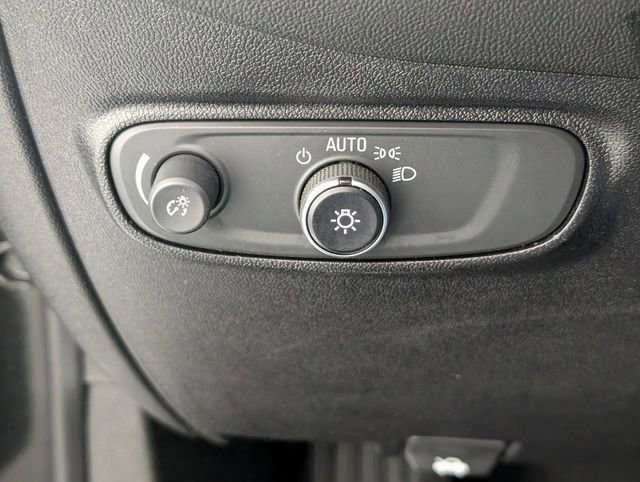 Used 2018 Chevrolet Equinox LT image 15