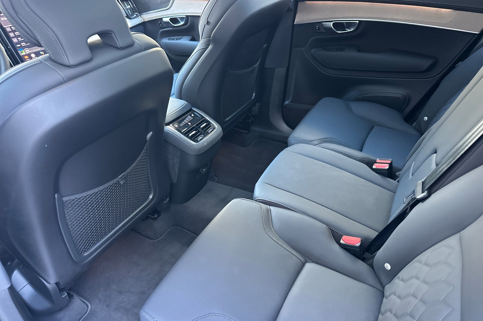 Certified 2025 Volvo XC90 B6 Core w/ Protection Package Premier image 13