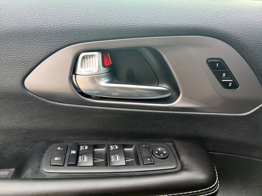 New 2026 Chrysler Pacifica Select FWD image 25
