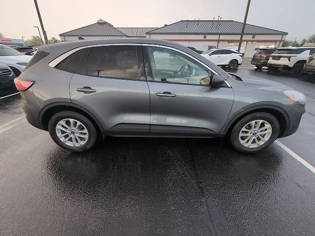 Used 2022 Ford Escape SE image 2