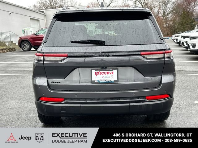 Used 2024 Jeep Grand Cherokee Altitude image 3