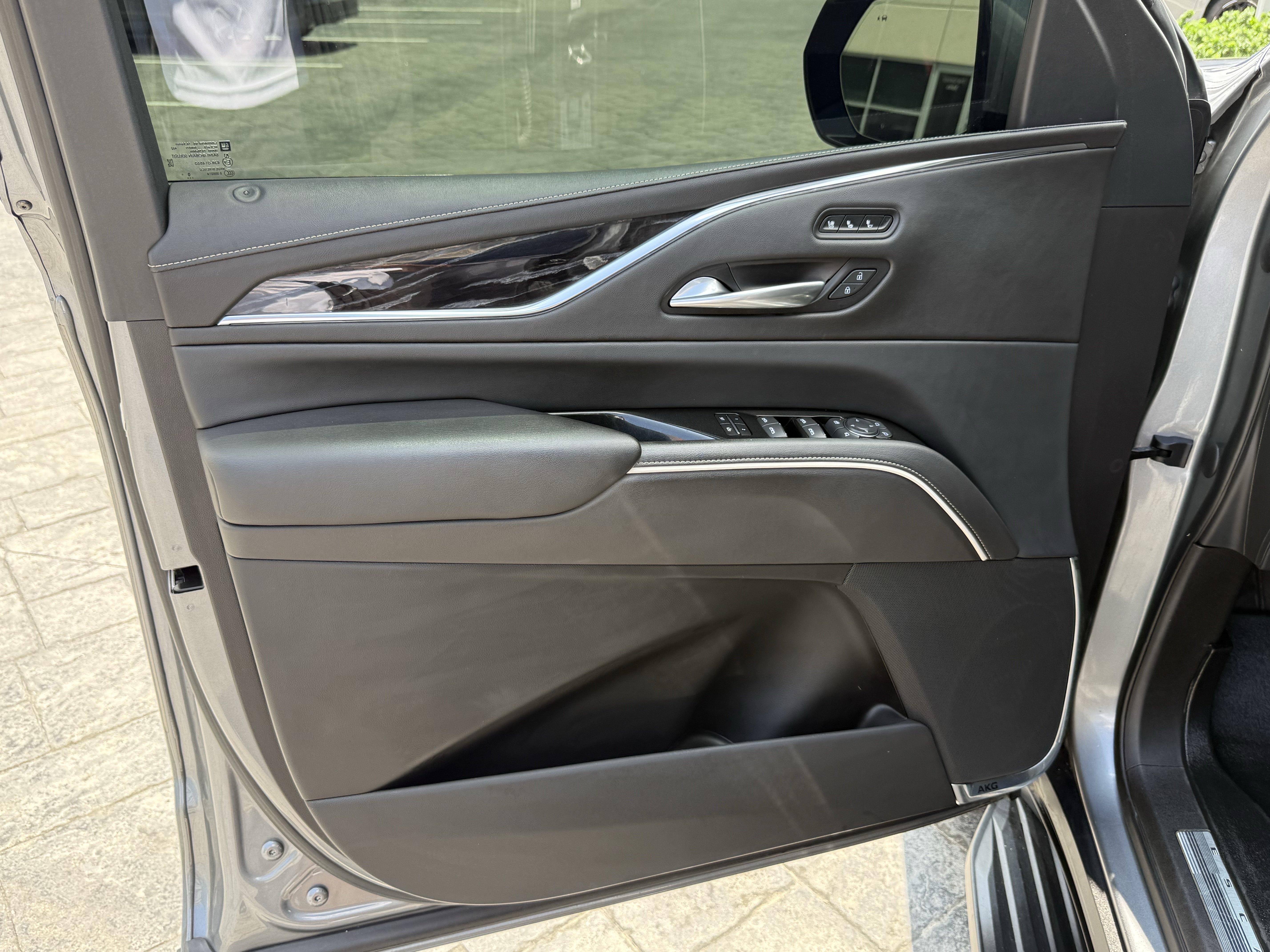Used 2021 Cadillac Escalade ESV Sport RWD image 10