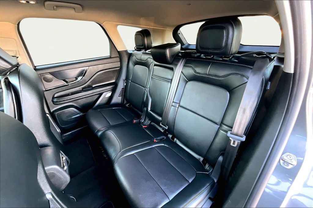 Used 2025 Lincoln Corsair Reserve image 26