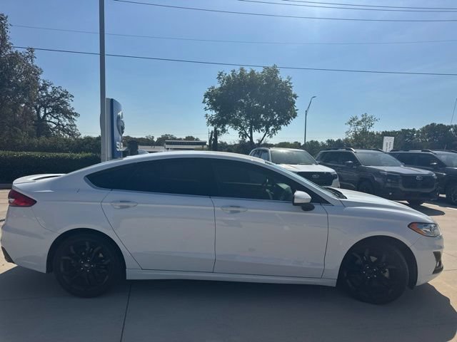 Used 2019 Ford Fusion SE w/ Equipment Group 151A FWD image 2