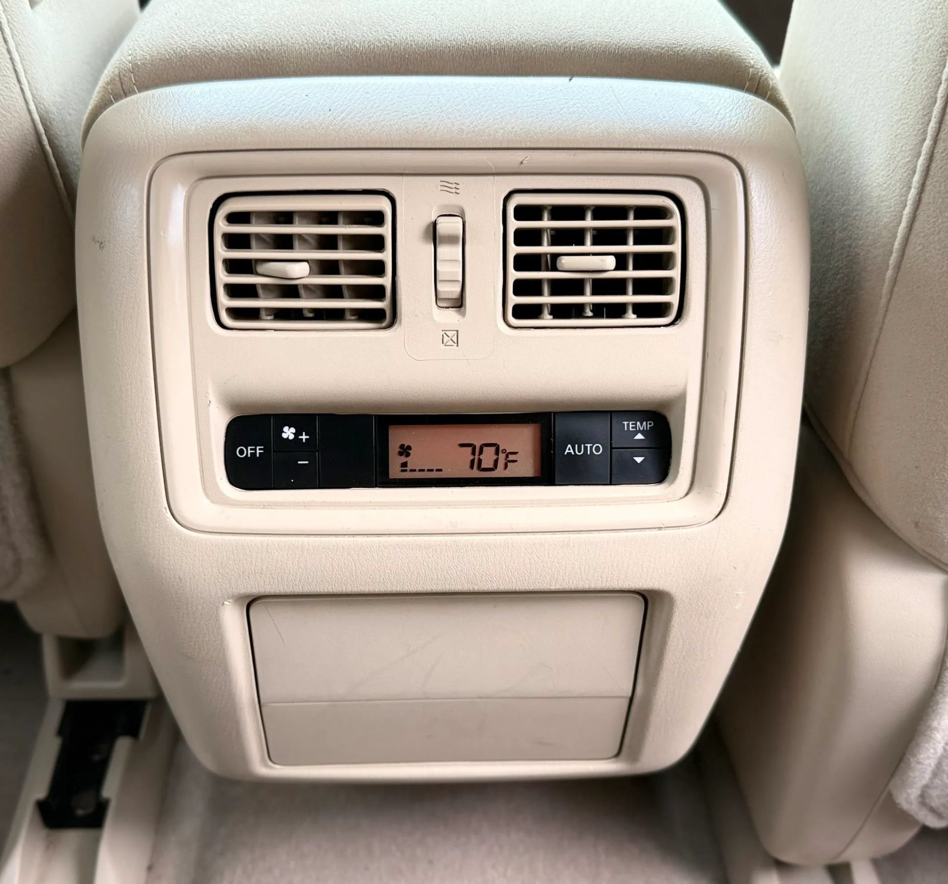 Used 2013 Nissan Pathfinder SV AWD/4WD image 32