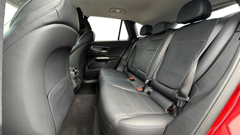 Used 2025 Mercedes-Benz GLC 350e 4MATIC image 16