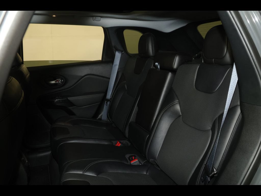 Used 2023 Jeep Cherokee Altitude Lux w/ Lux Elite Package AWD/4WD image 31