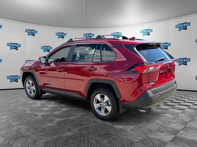 Used 2025 Toyota RAV4 XLE AWD/4WD image 3