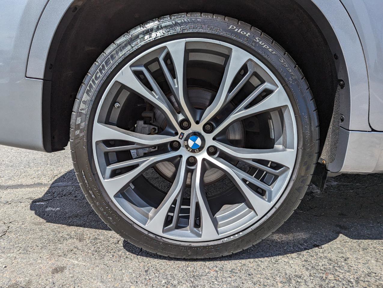 Used 2018 BMW X6 xDrive50i w/ M Sport Package AWD/4WD image 51