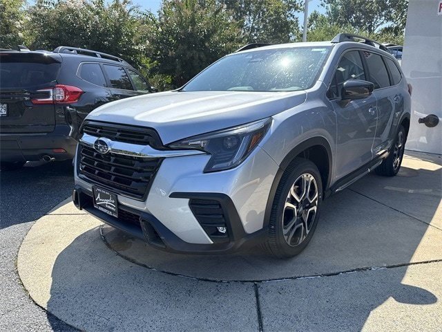 New 2025 Subaru Ascent Limited image 4