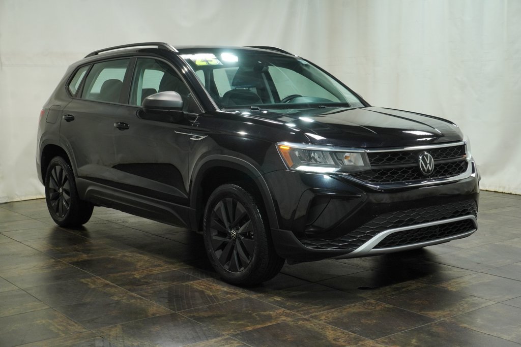 Used 2023 Volkswagen Taos S FWD image 1