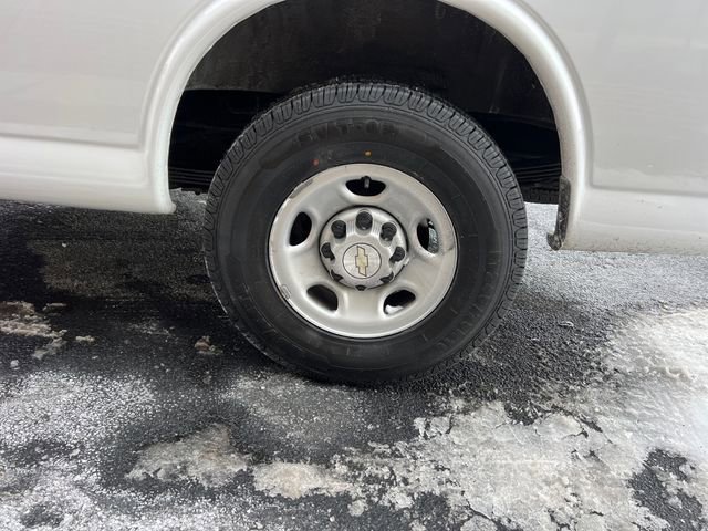 Used 2022 Chevrolet Express 3500 Work Van w/ Driver Convenience Package image 8